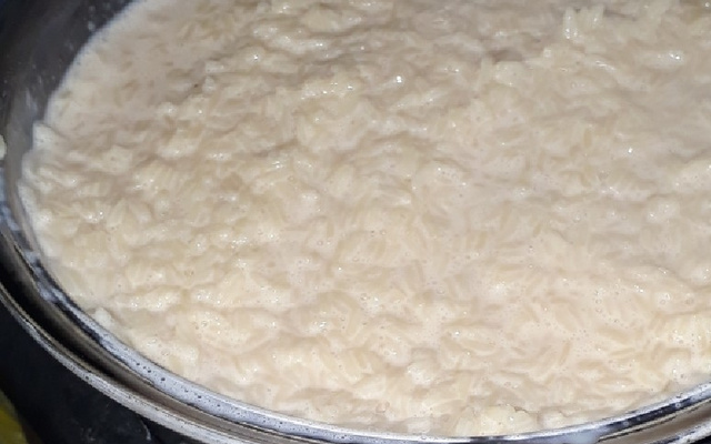 Arroz doce com açúcar queimado