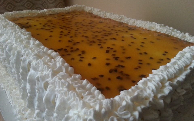 Bolo delicioso de mousse de maracujá