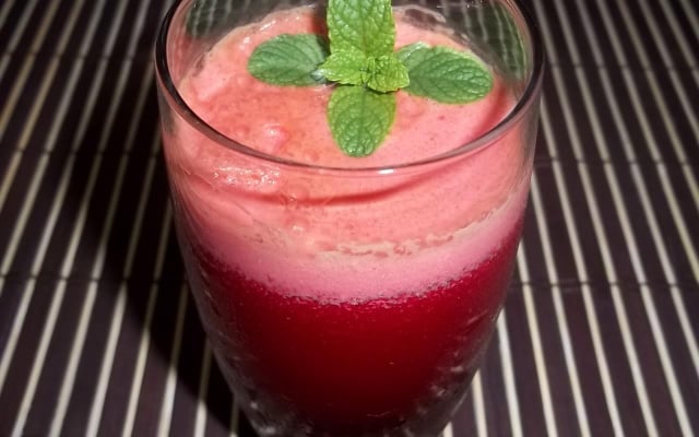 Suco de laranja, beterraba e gengibre