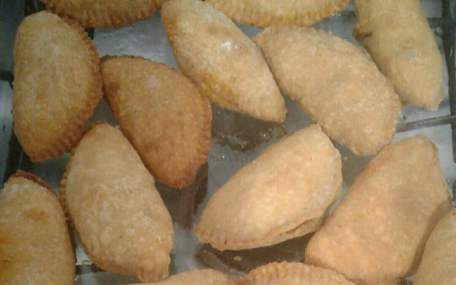 Massa de pastel crocante e macia