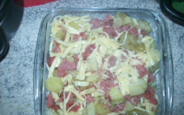 Batata doce com queijo e linguiça