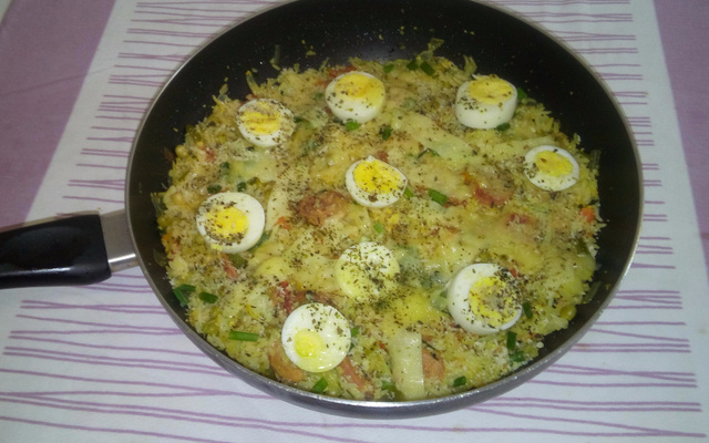 Arroz com seleta de legumes e linguiça ao forno