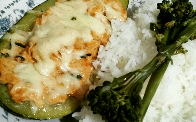 Abobrinha recheada com frango (Zapalito)