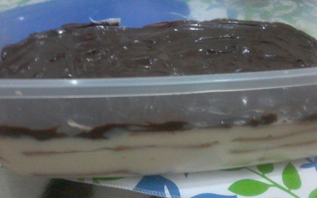 Pavê de creme com chocolate