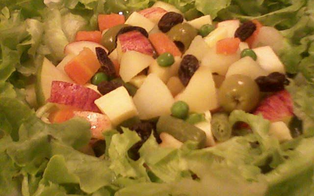 Salada de legumes com maçã