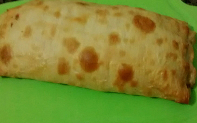 Enroladão de Pastel Assado