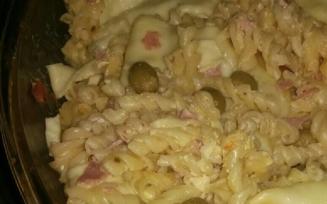 Macarrão ao molho branco no forno