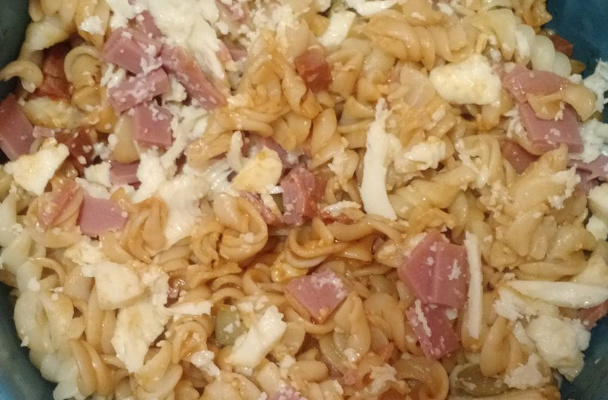 Macarrão parafuso ao molho de calabresa