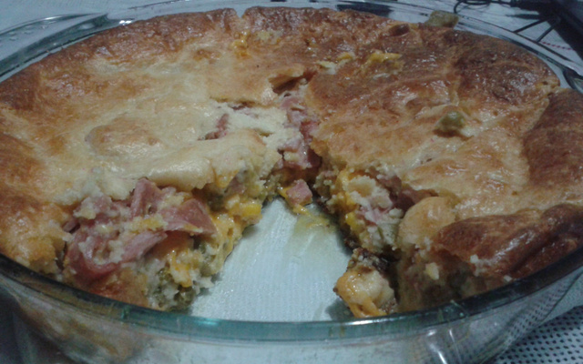Torta salgada de presunto e queijo