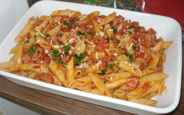 Penne ao molho de calabresa