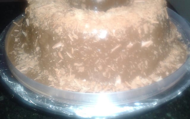 Bolo fofinho de cenoura com chocolate