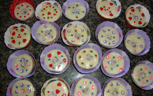 Cupcakes decorados com pasta americana de leite em pó
