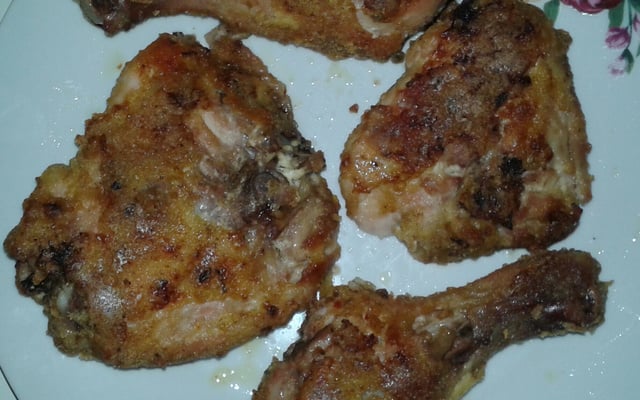 Coxa de frango assado com maionese