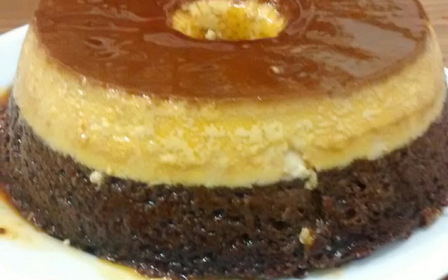 Bolo pudim de chocolate delicioso