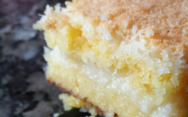 Bolo de fubá cremoso