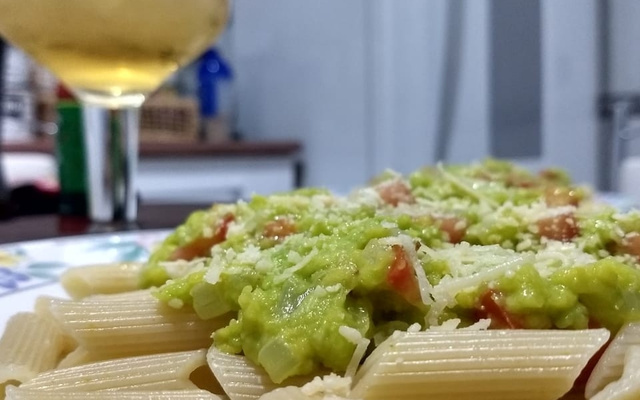Molho de abacate para macarrão
