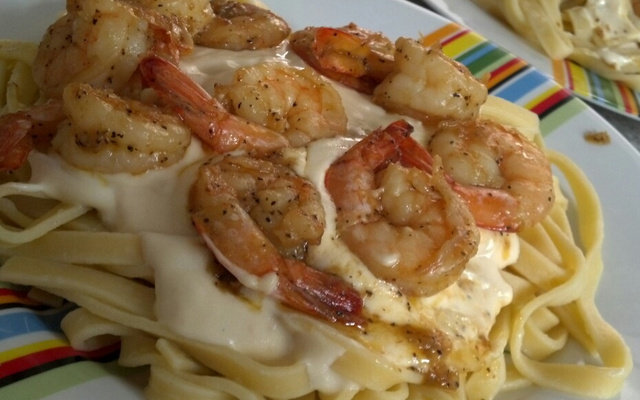 Fettuccine com Camarões Flambados