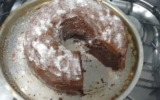 Bolo integral de chocolate e banana