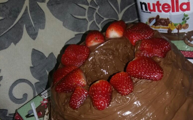 Bolo de iogurte e creme de avelã