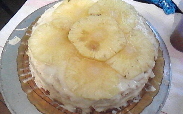 Bolo cremoso de abacaxi da Mah