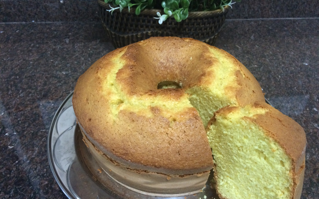 Bolo de laranja com casca (super fácil)