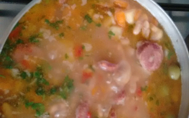 Mocotó com Feijão Branco