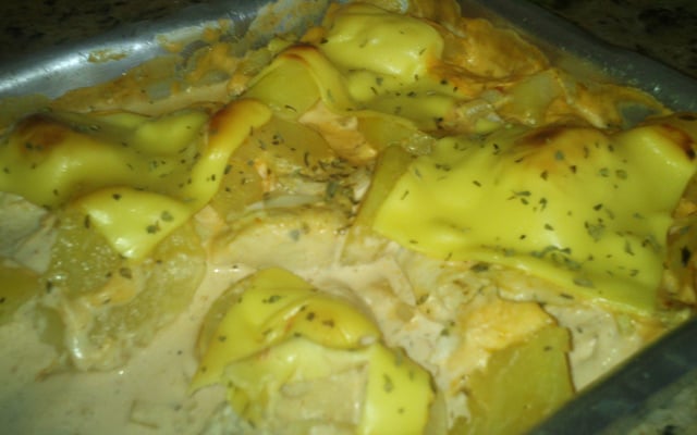 Frango gratinado com batatas