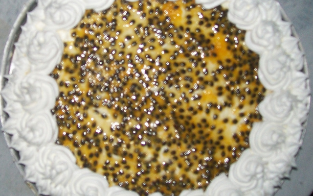 Bolo delicioso de mousse de maracujá