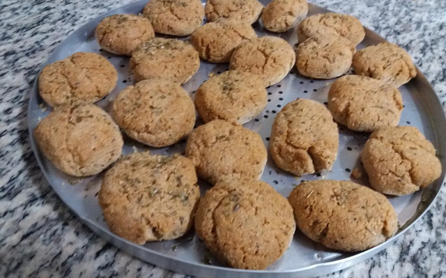 Pãozinho salgado de farinha de mandioca (sem glúten/lactose)