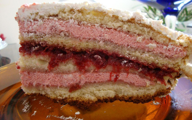 Bolo mousse de morango