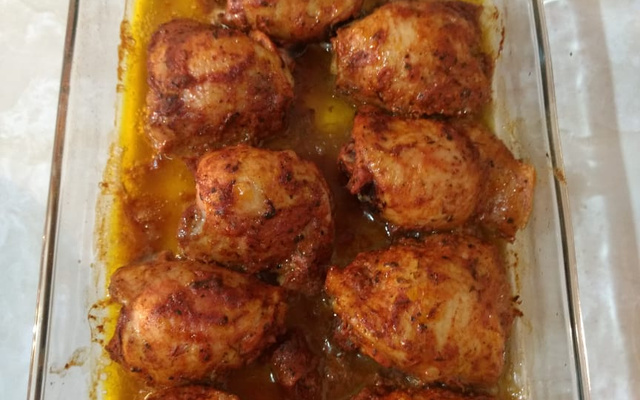 Sobrecoxas assadas com mostarda 