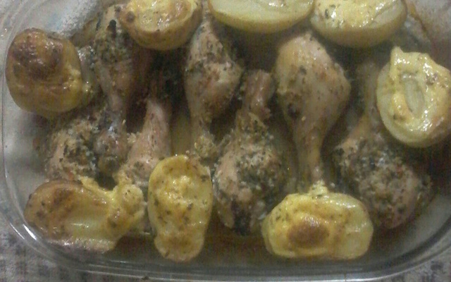 Frango com batatas ao forno