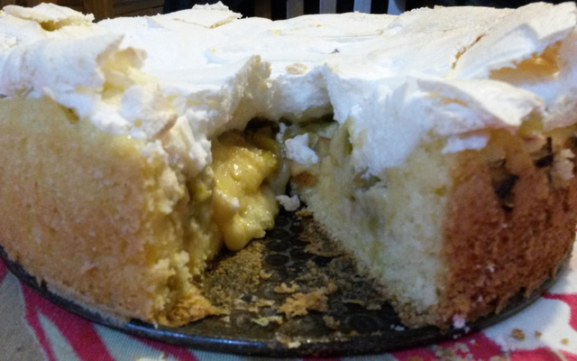 Rababerkuchen: torta típica alemã de ruibarbo