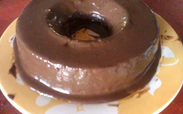 Bolo de chocolate tipo brownie