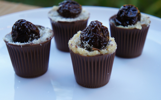 Copinhos de chocolate com olho de sogra