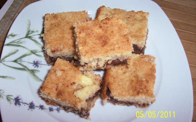 Bolo pedacinhos de chocolate e maçã