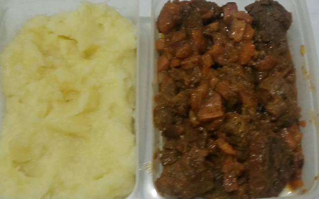 Picadinho ao molho de mostarda e cachaça