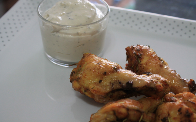 Buffalo wings (drumets picante) com molho blue cheese
