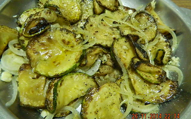 Salada de abobrinha frita