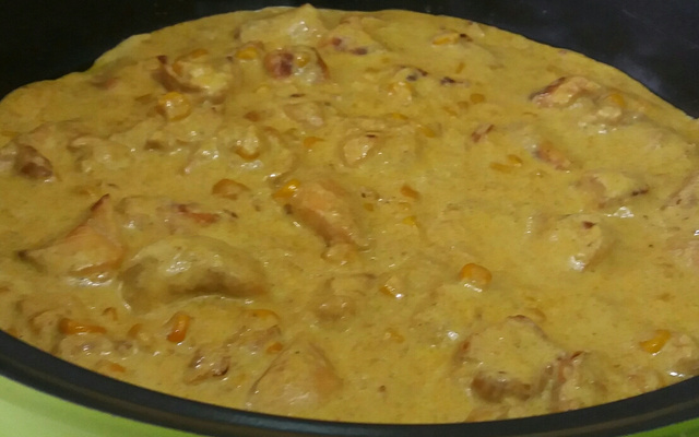 Frango cremoso ao curry