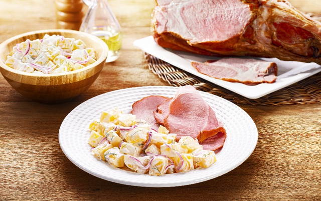 Maionese de Batata Salsa com Endro e Cebola Roxa