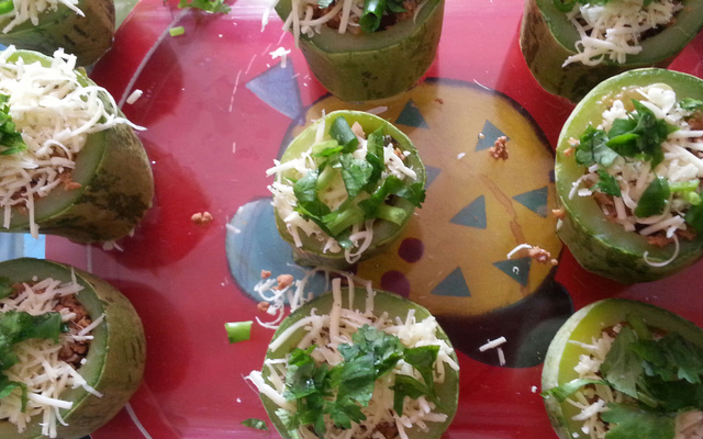 Abobrinha recheada com carne moída