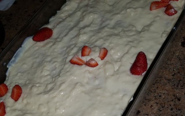 Pavê de morango fácil