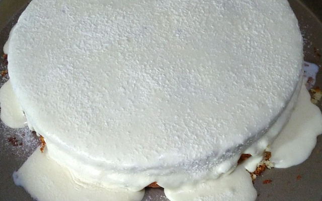 Bolo de leite ninho com recheio 