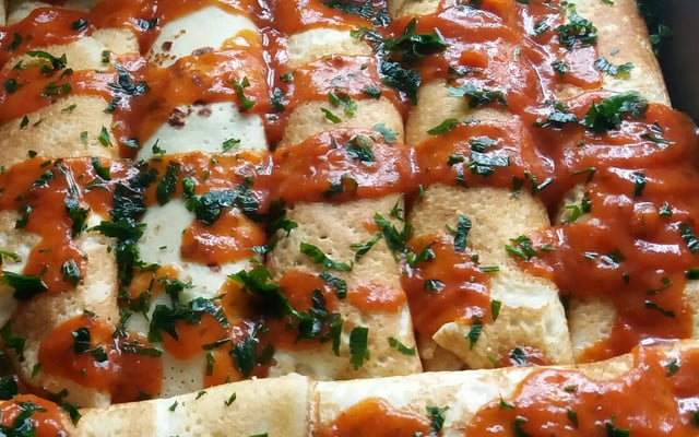 Panqueca de presunto e mussarela