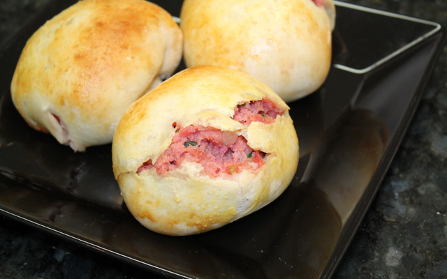 Pão de batata recheado