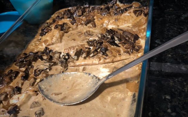 Filé de tilápia ao molho funghi