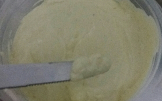 Molho de alho (acompanhamento para carnes e saladas)