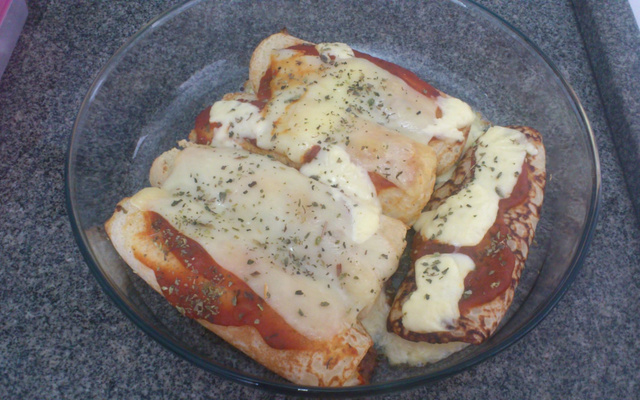 Panquecas de presunto e queijo com molho branco