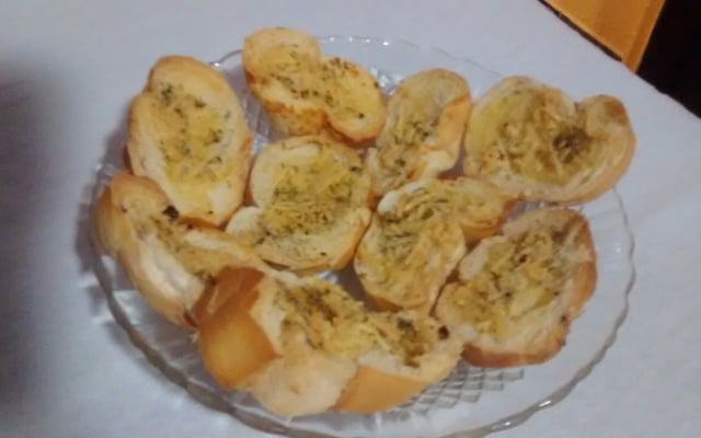 Torradas de alho com parmesão